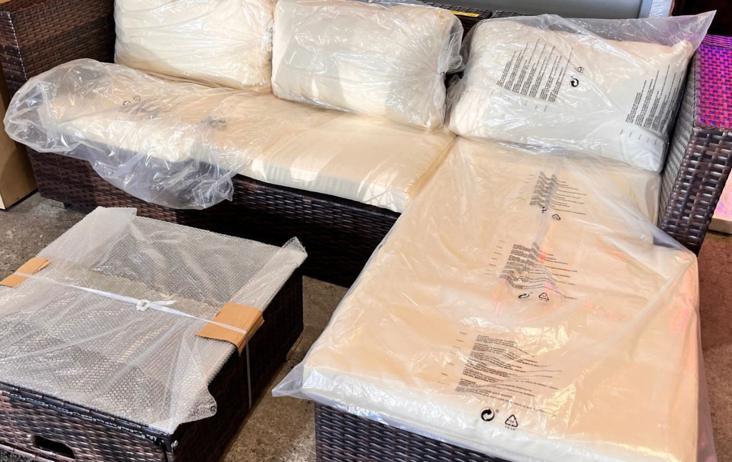 Outdoor Patio Sectional w/ Coffee Table (NEW IN BOX)